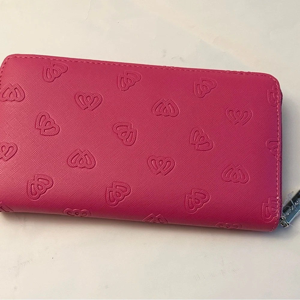 Betsey Johnson Heart Design Zip Around Wallet NWT